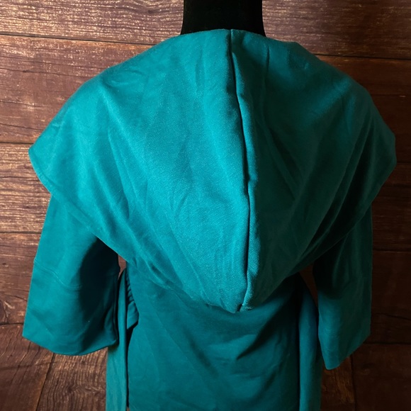 🆕 Jade Jacket with Hood - Picture 17 of 17